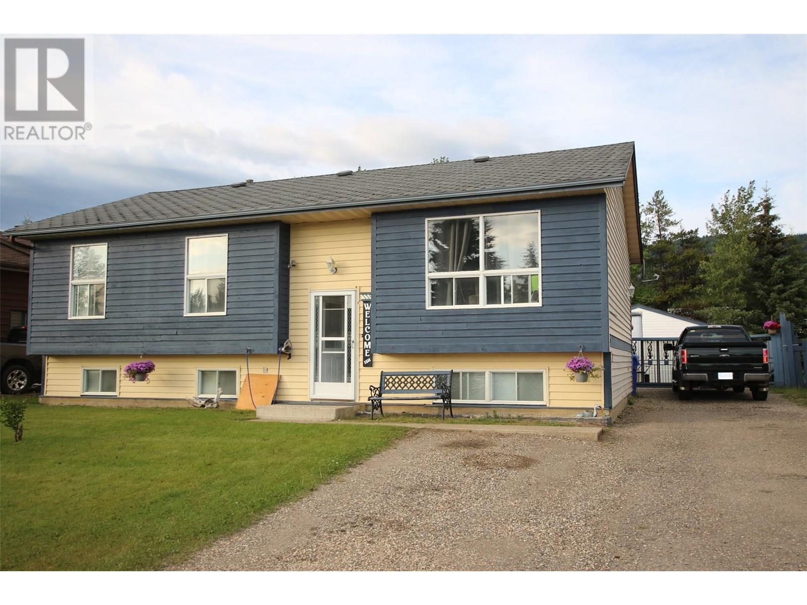 119 Spruce Ave, Tumbler Ridge, BC V0C 2W0