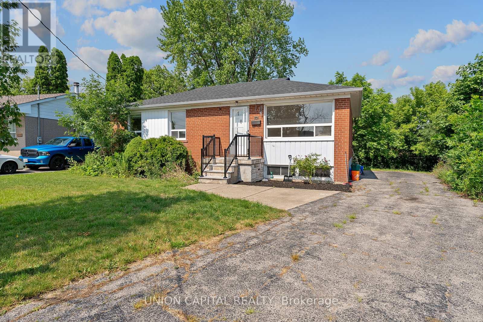 379 Tamarack Cir, Oakville, ON L6K 2N1