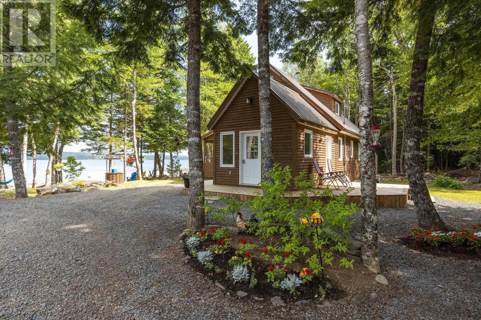 945 High Landing Rd, Parkdale, NS B0R 1A0