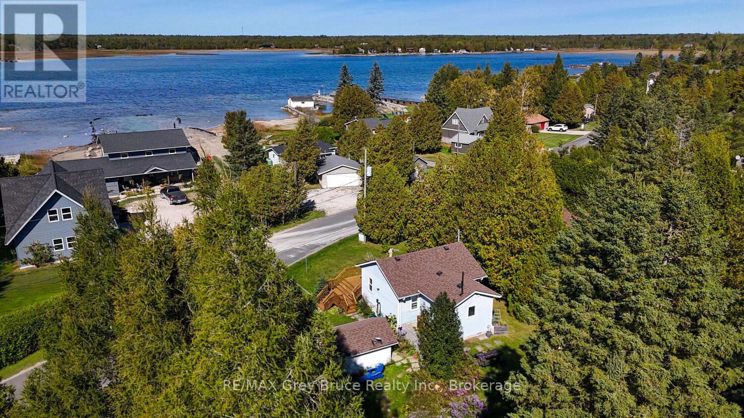 861 Pike Bay Rd, Northern Bruce Peninsula, ON N0H 2T0