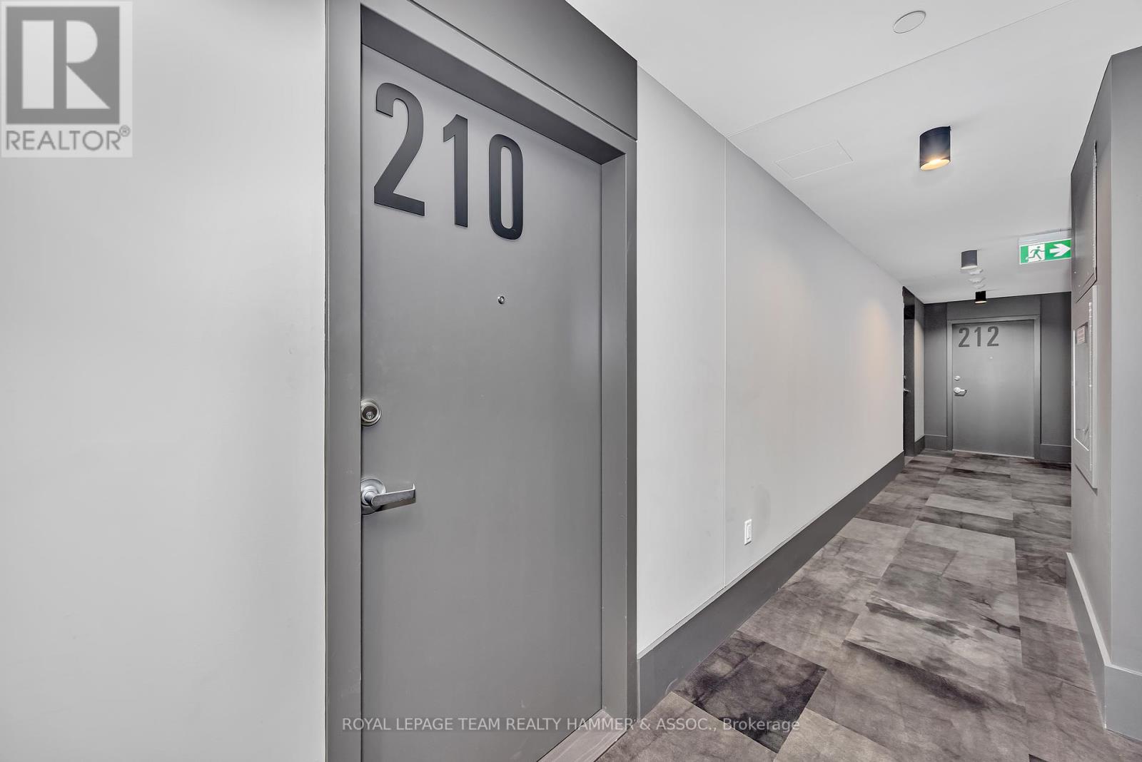 210 10 James St, Ottawa, ON K2P 1T2