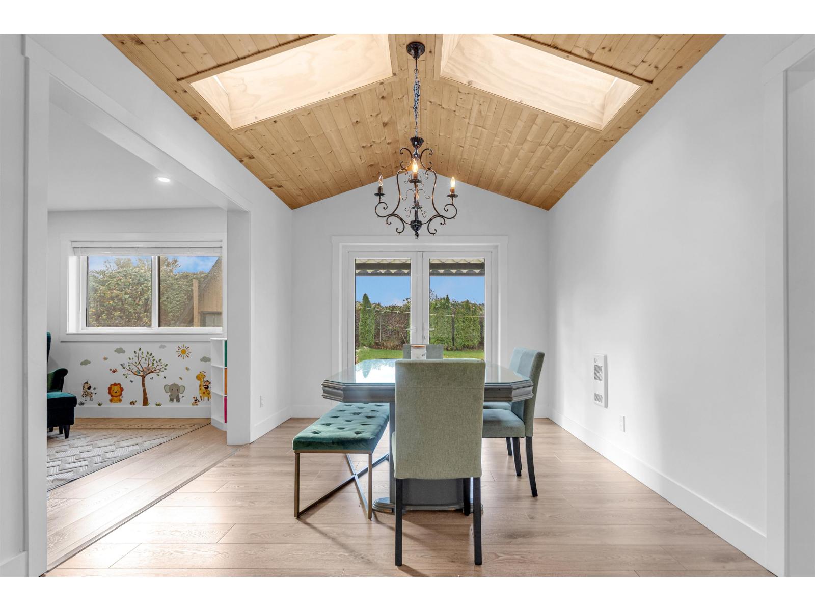 32546 Pandora Ave, Abbotsford, BC V2T 3X1