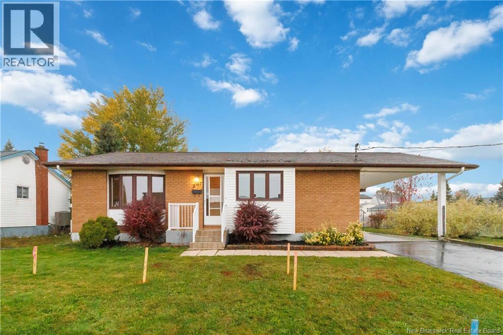 207 St Laurent St, Dieppe, NB E1A 1S2