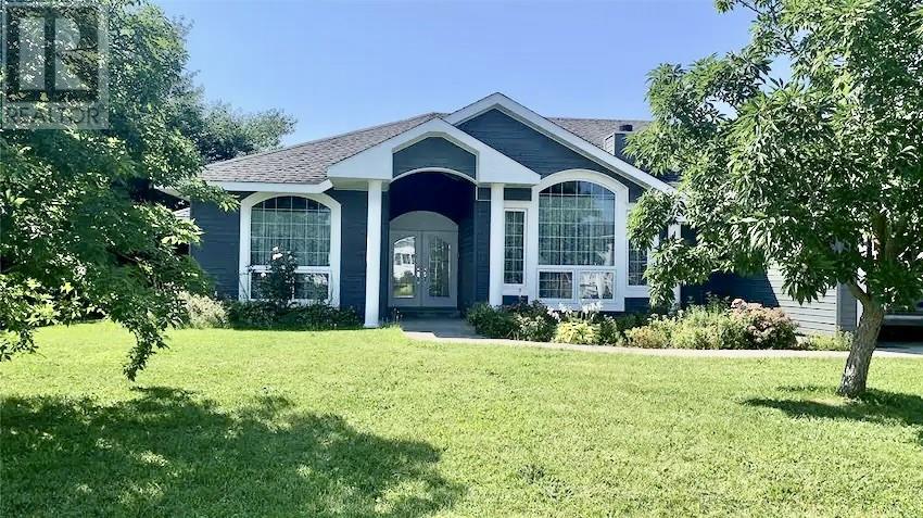 33 Colonial Ave, Stephenville, NL A2N 1Y7