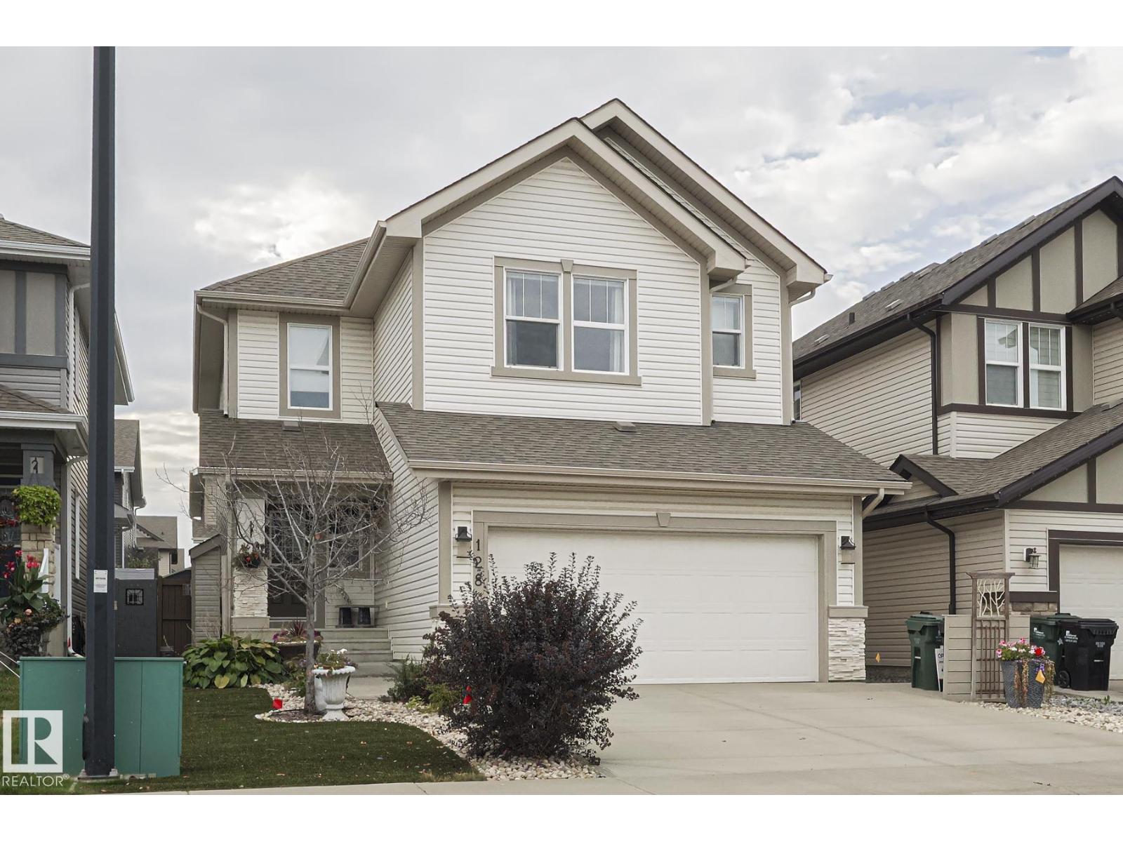 128 Sandalwood Cr, Sherwood Park, AB T8H 0S4