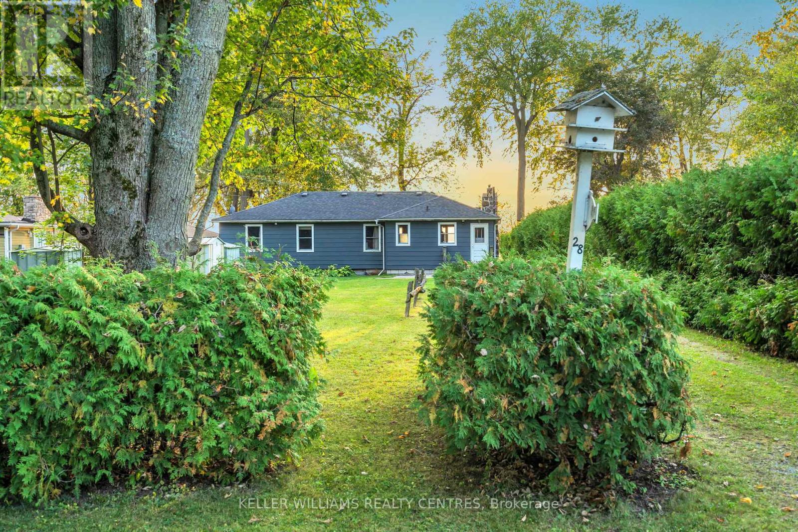 28 Mcrae Beach Rd S, Georgina, ON L0E 1N0