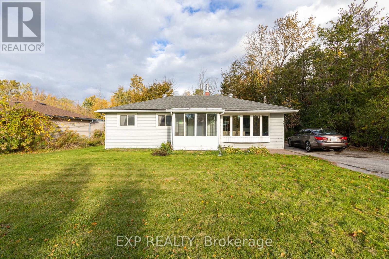 23 Grew Blvd, Georgina, ON L0E 1L0