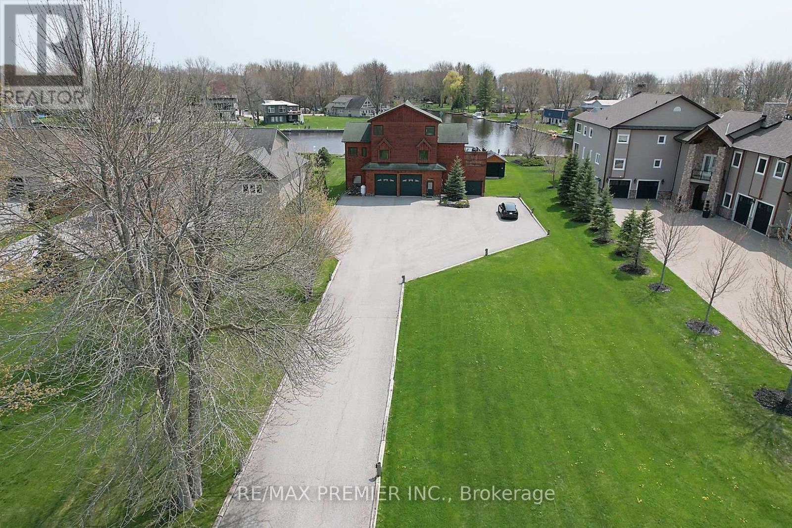 31 Paradise Blvd, Ramara, ON L0K 1B0