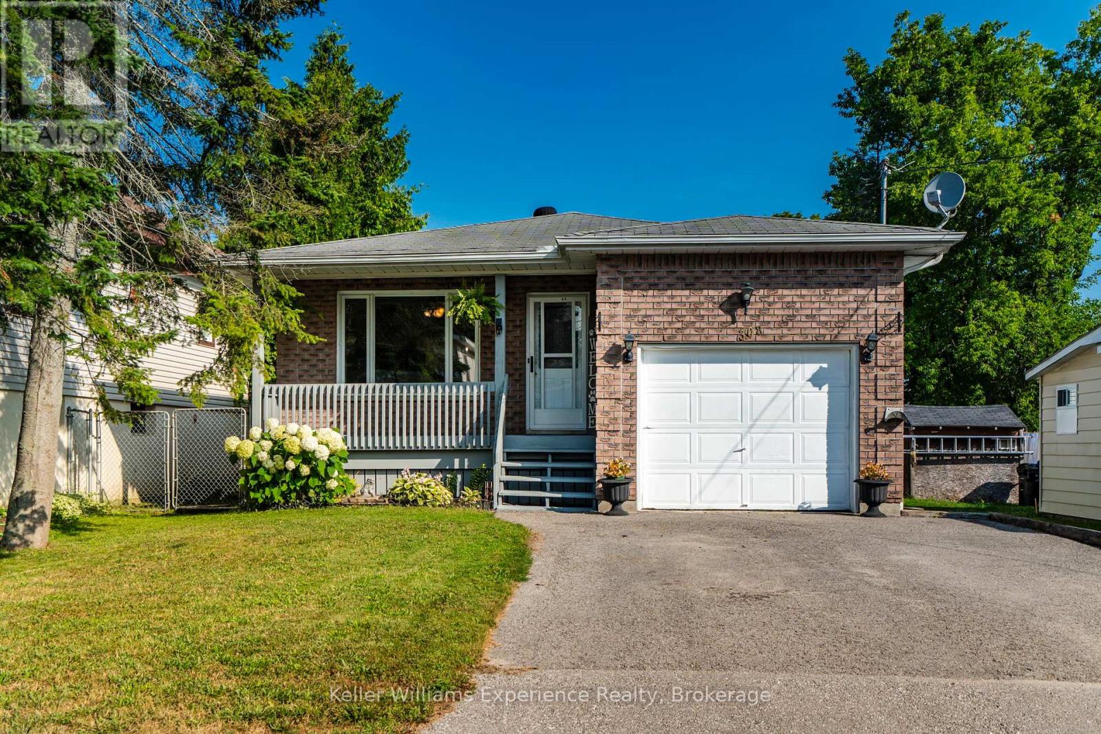 308 Assiniboia St, Tay, ON L0K 1R0
