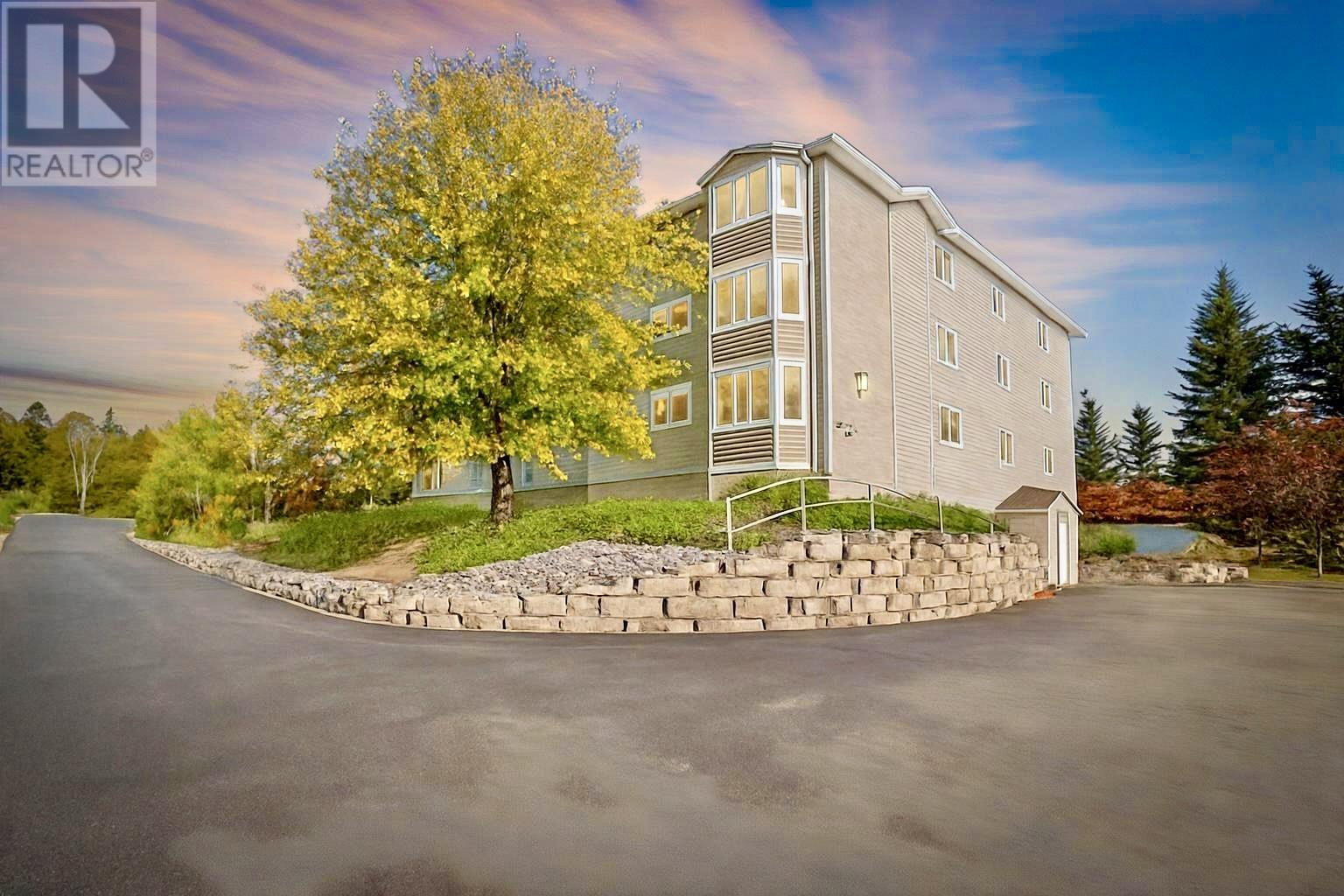 500 Toledo St Unit 204, Thunder Bay, ON P7A 8A6