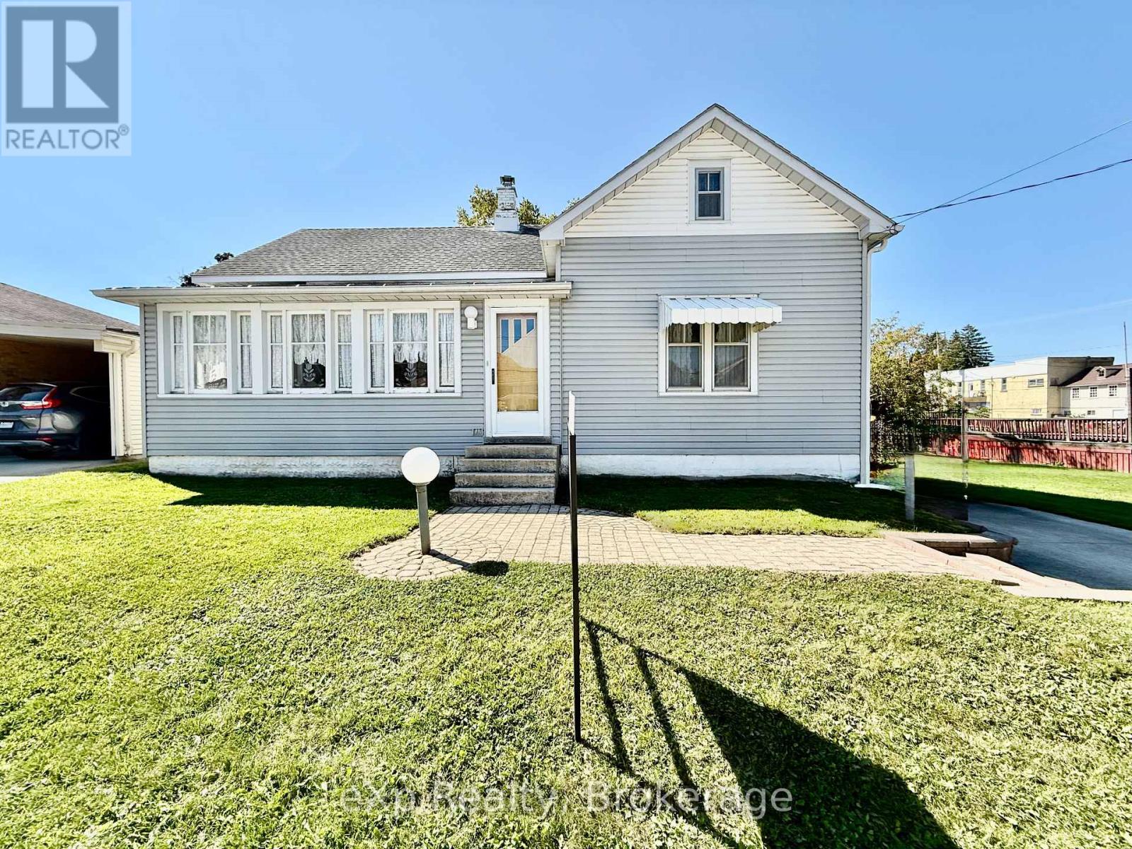 2 Simpson St, South Bruce, ON N0G 2J0