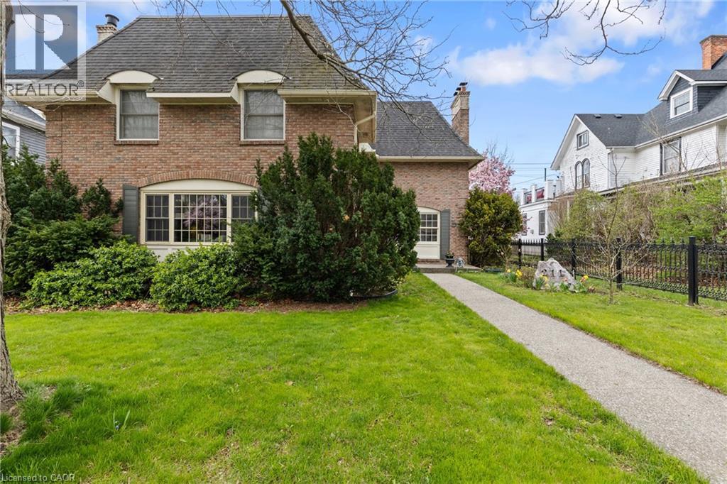 211 Merritt St, Welland, ON L3C 4T8
