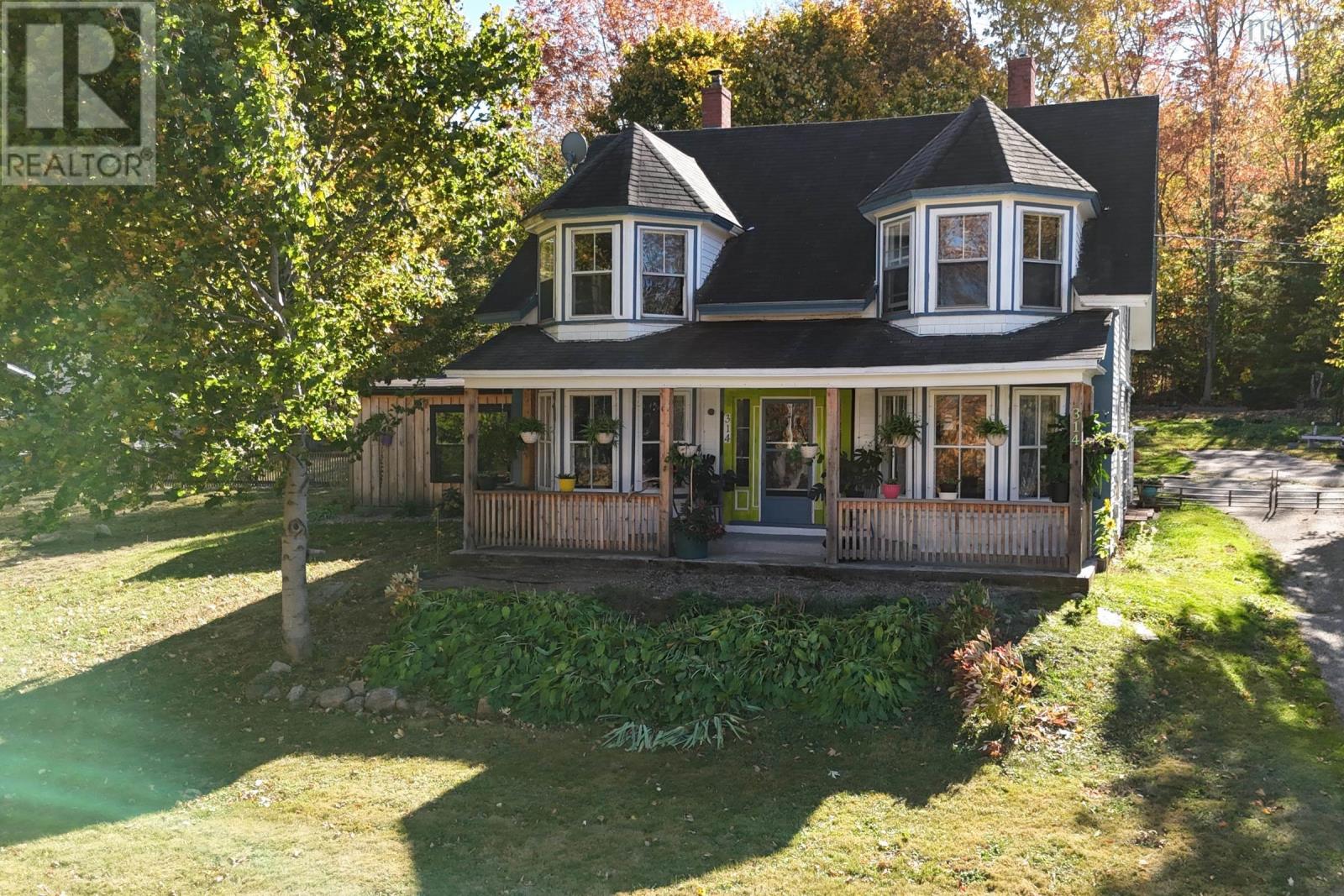 314 Carleton Rd, Lawrencetown, NS B0S 1M0