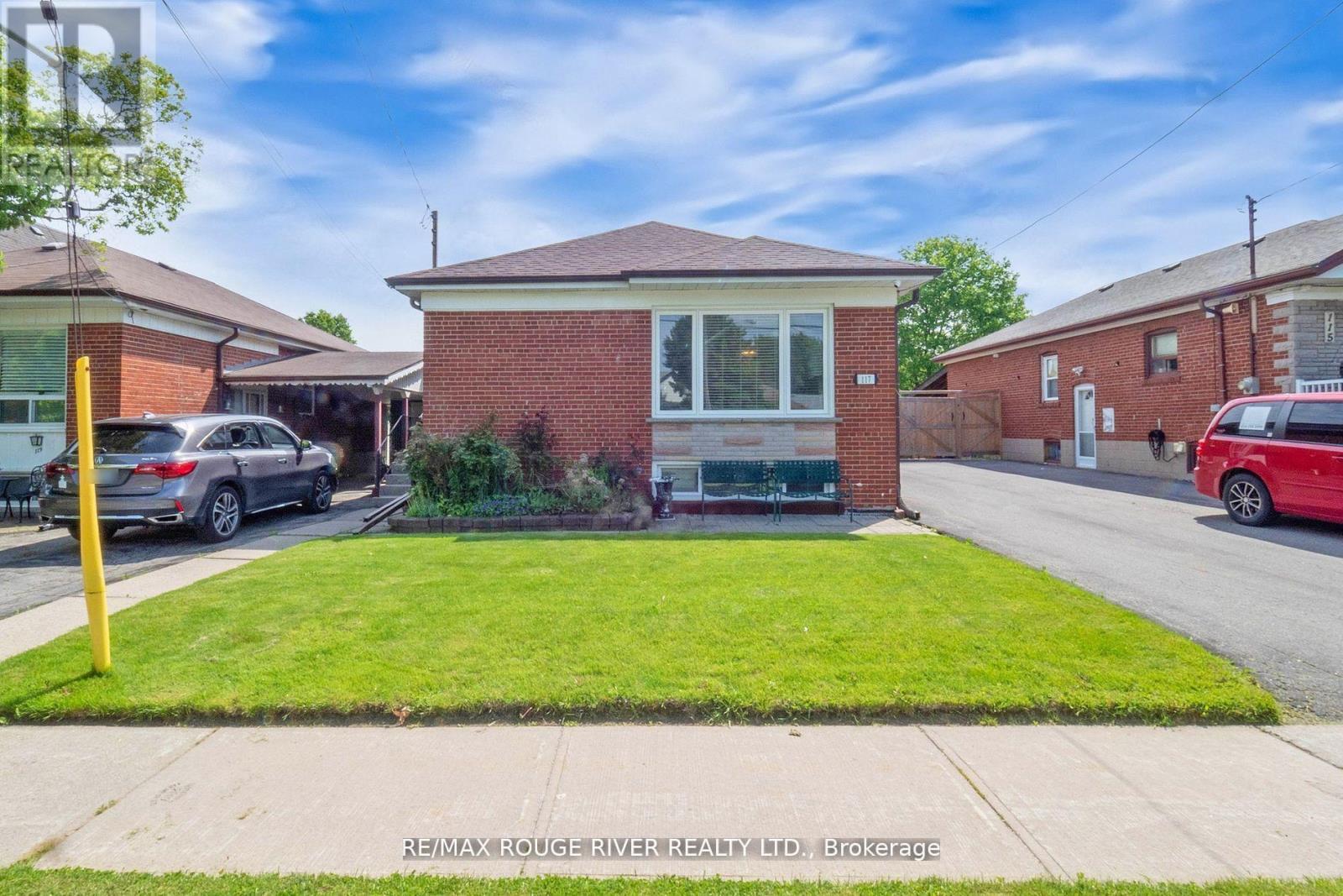117 Shropshire Dr, Toronto, ON M1P 1Z3