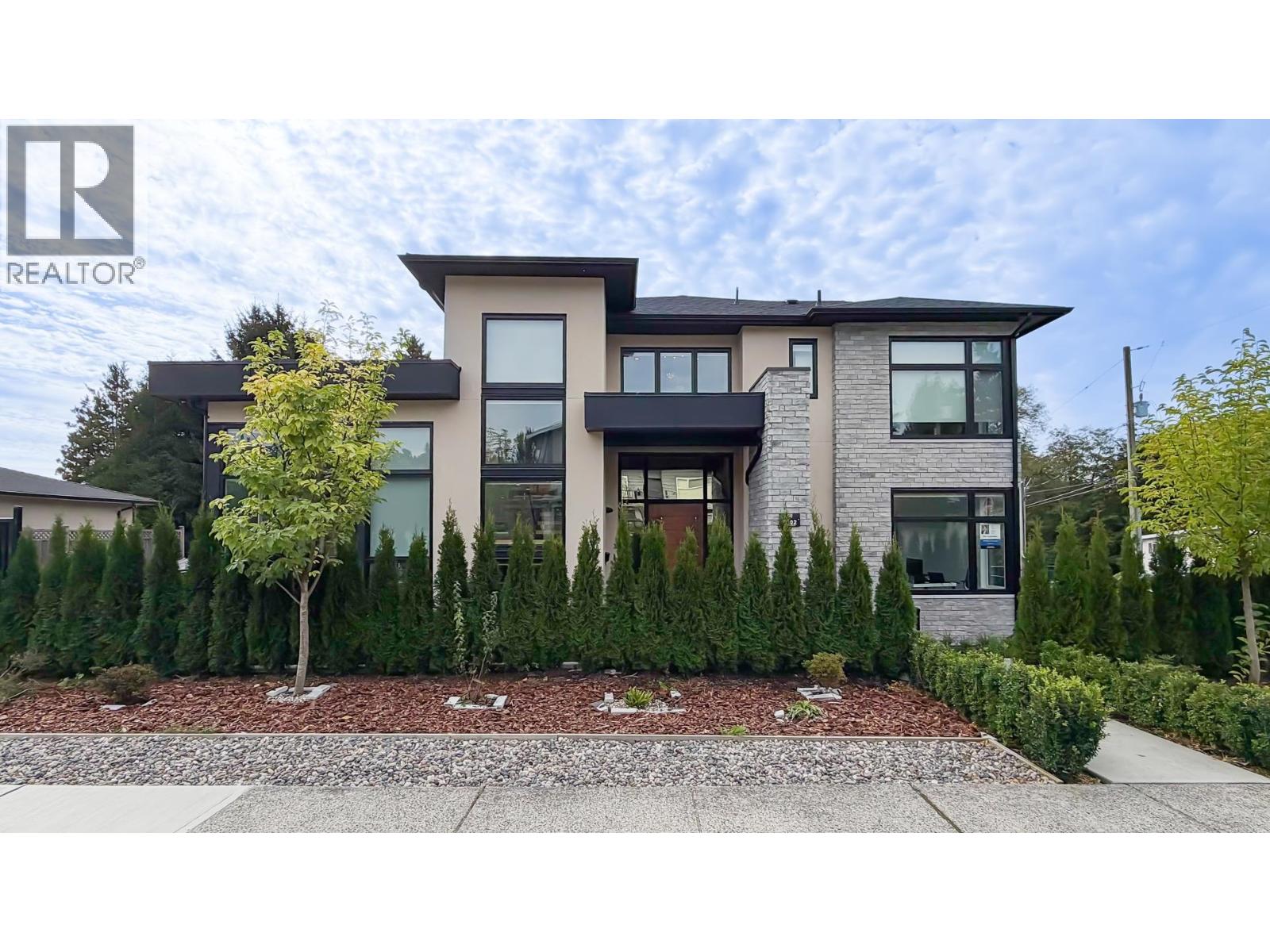 5302 Springdale Ct, Burnaby, BC V5B 2B4