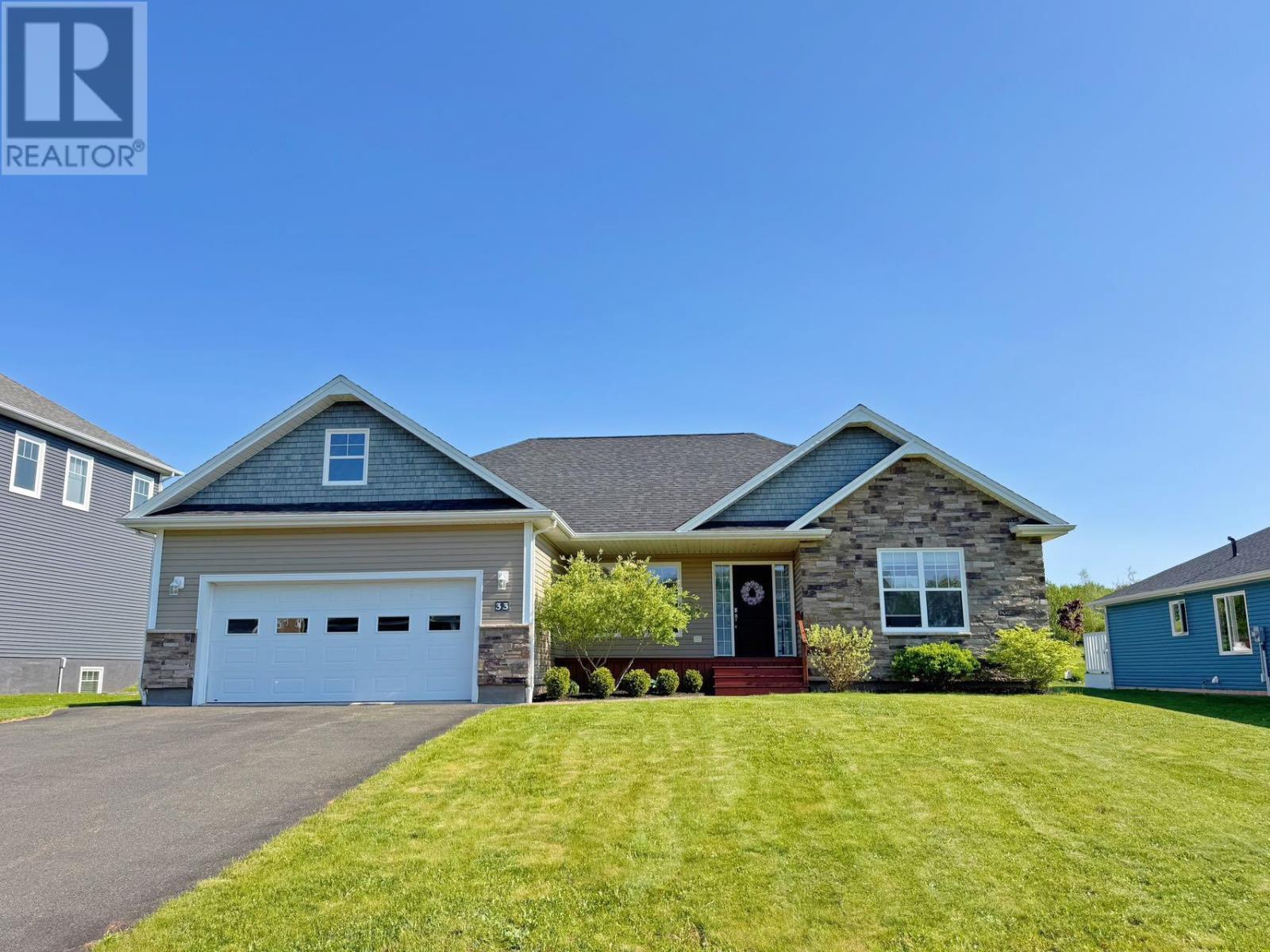 33 St George Cres, Stratford, PE C1B 3X3