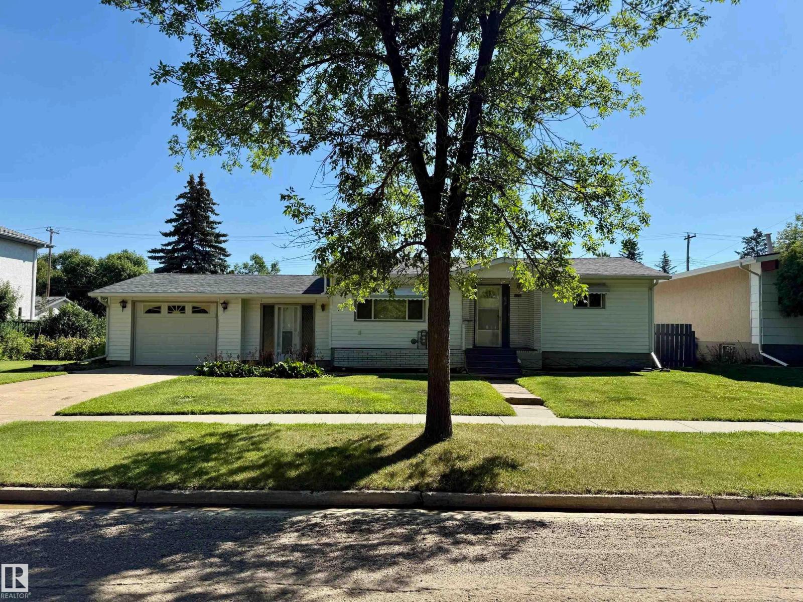 51 St Unit 5211, Redwater, AB T0A 2W0