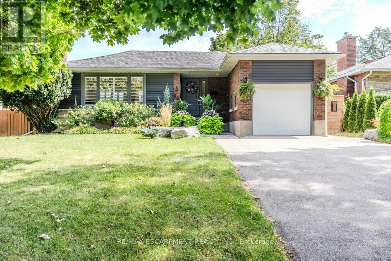23 W Hampton Rd, St. Catharines, ON L2T 3E6