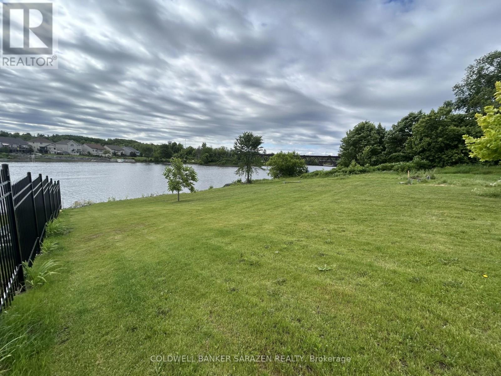 91 Claude St, Arnprior, ON K7S 4H2