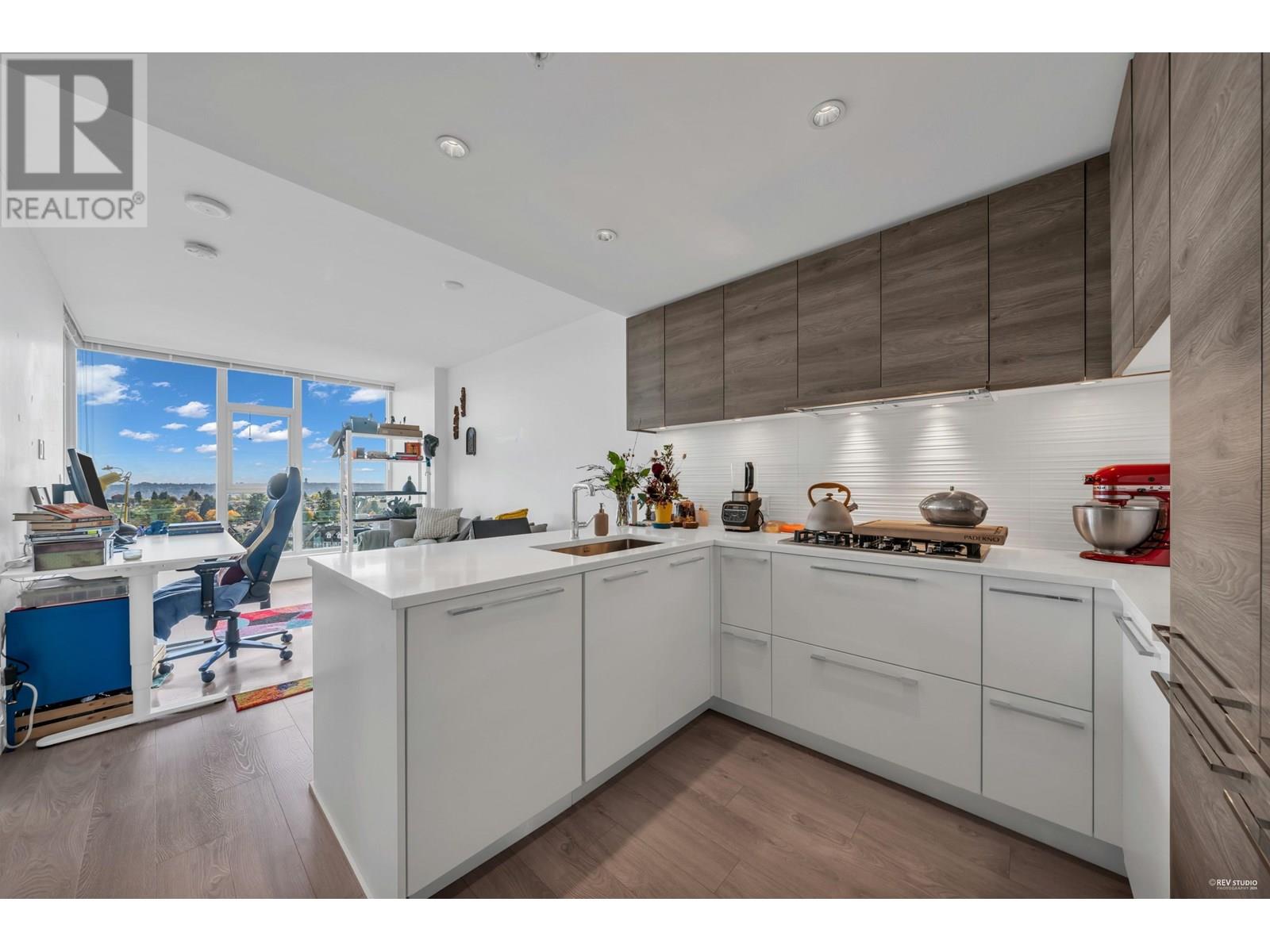 7303 Noble Lane Unit 709, Burnaby, BC V3N 0H2