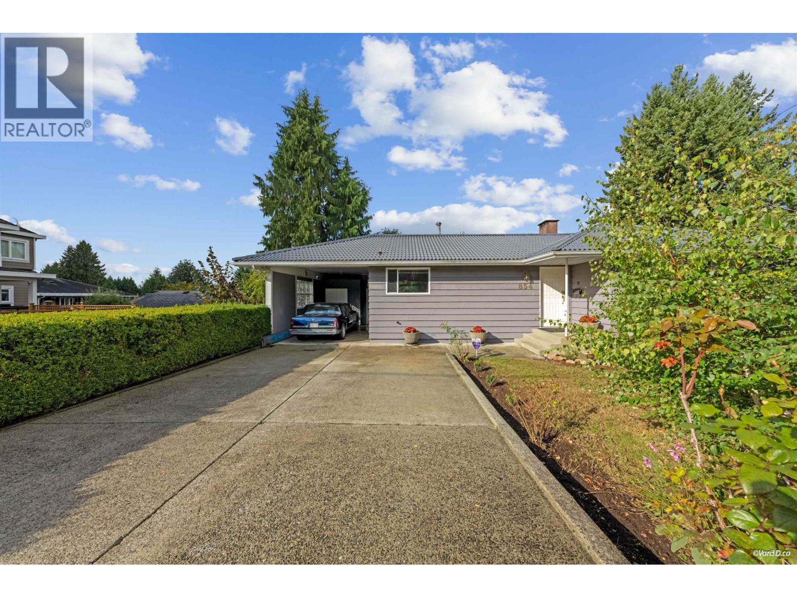 854 Kinsac St, Coquitlam, BC V3J 4T7