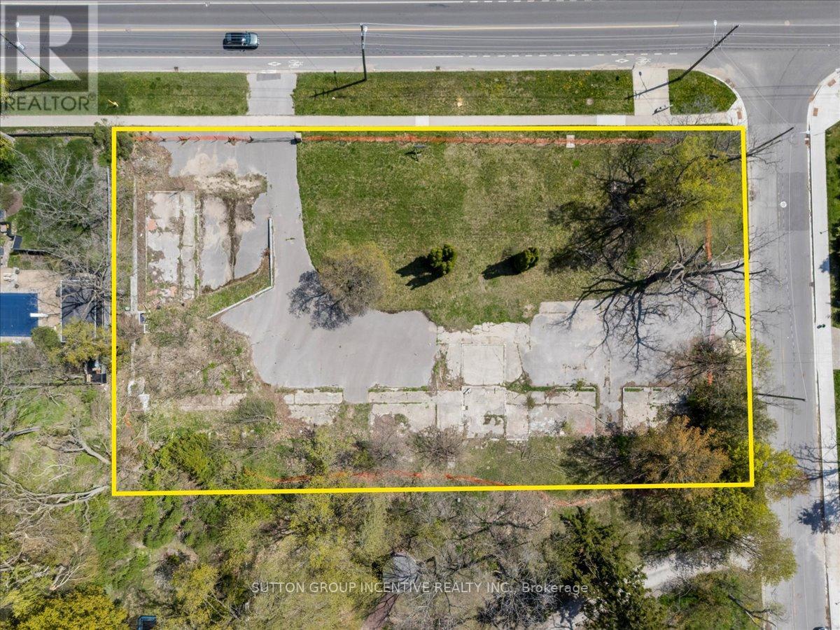 114 Blake St, Barrie North Shore, ON L4M 1K3