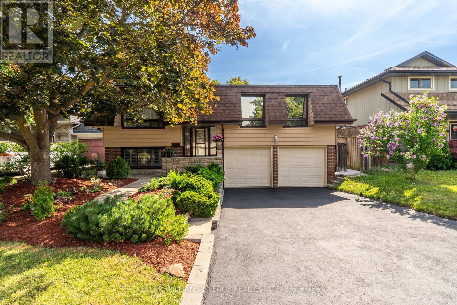 19 Ingram Ct, Whitby, ON L1N 5V4