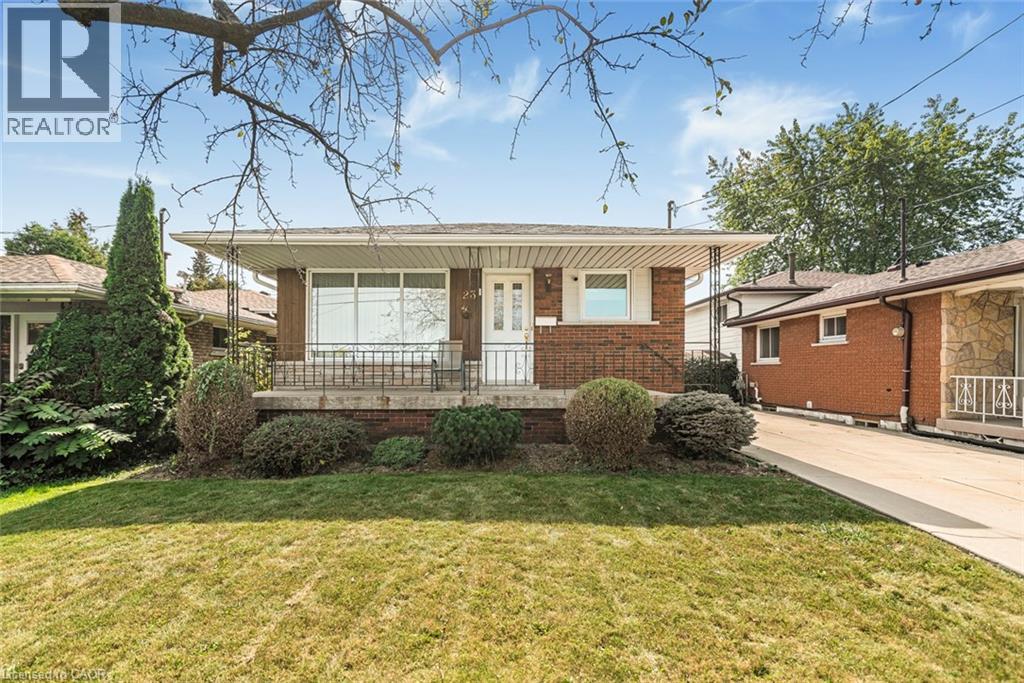 23 Tyrone Dr, Hamilton, ON L9C 2M6