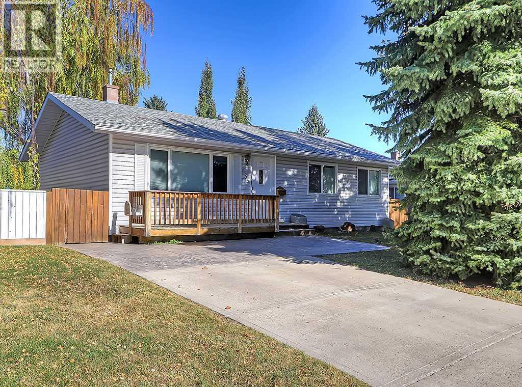 134 Hanover Rd SW, Calgary, AB T2V 3J4