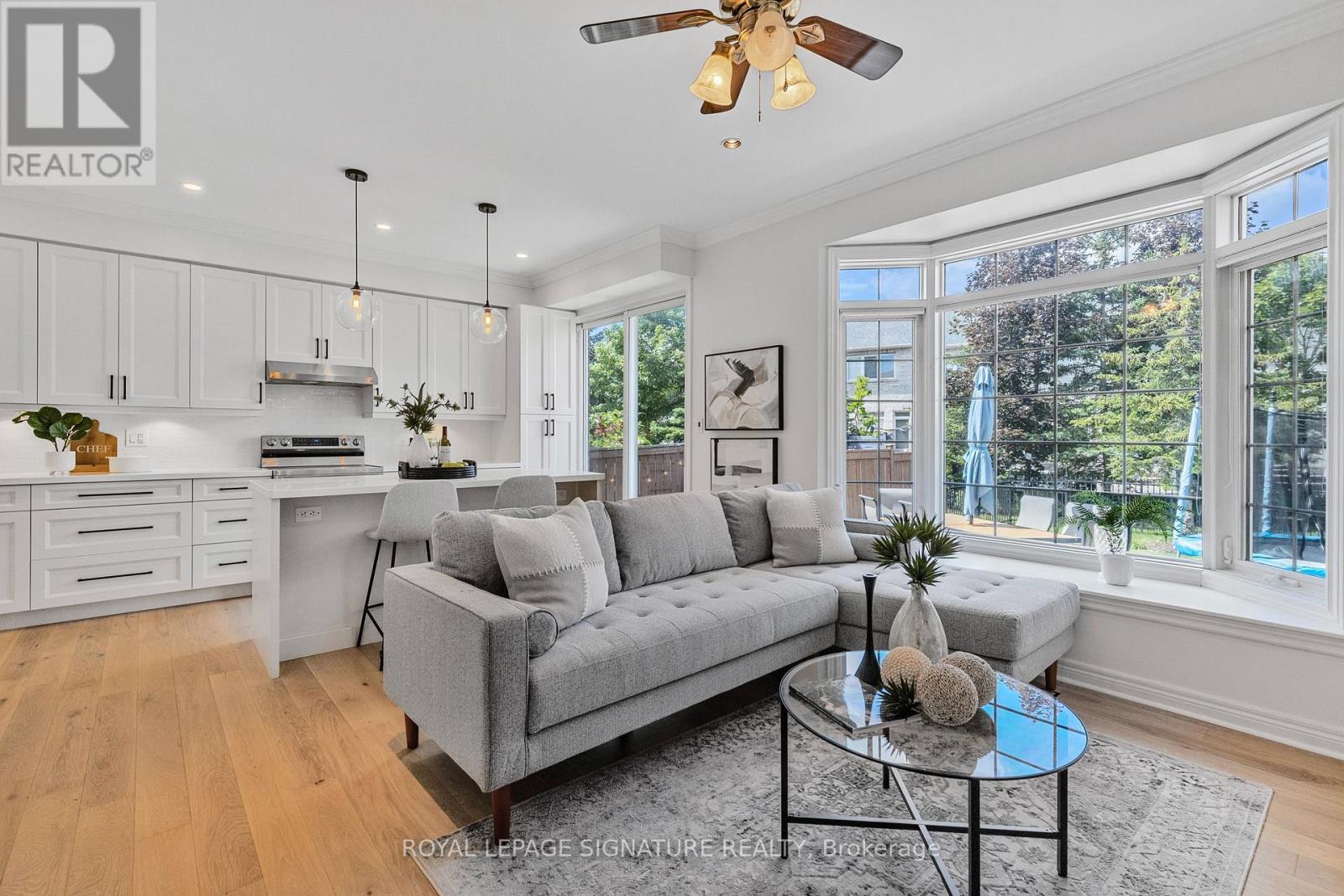 25 2295 Rochester Cir, Oakville, ON L6M 5C8
