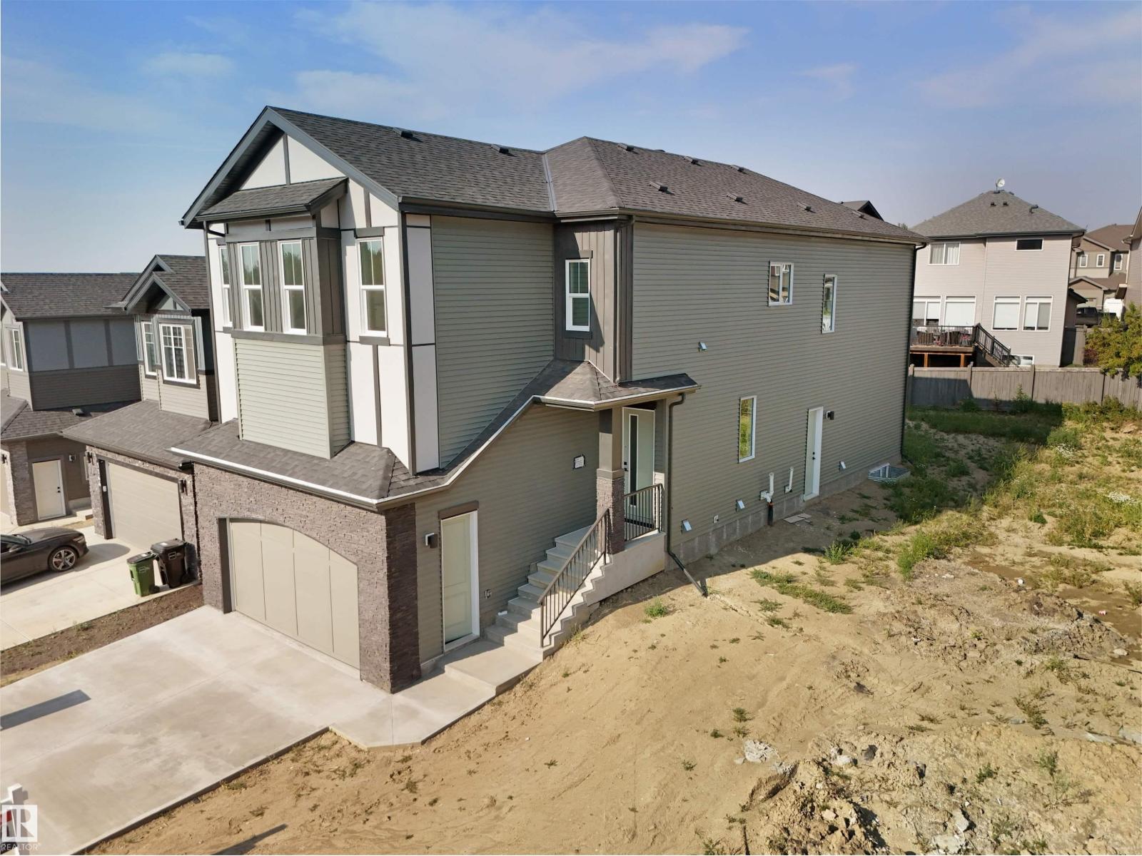 1142 Gyrfalcon Cr NW, Edmonton, AB T5S 0S5