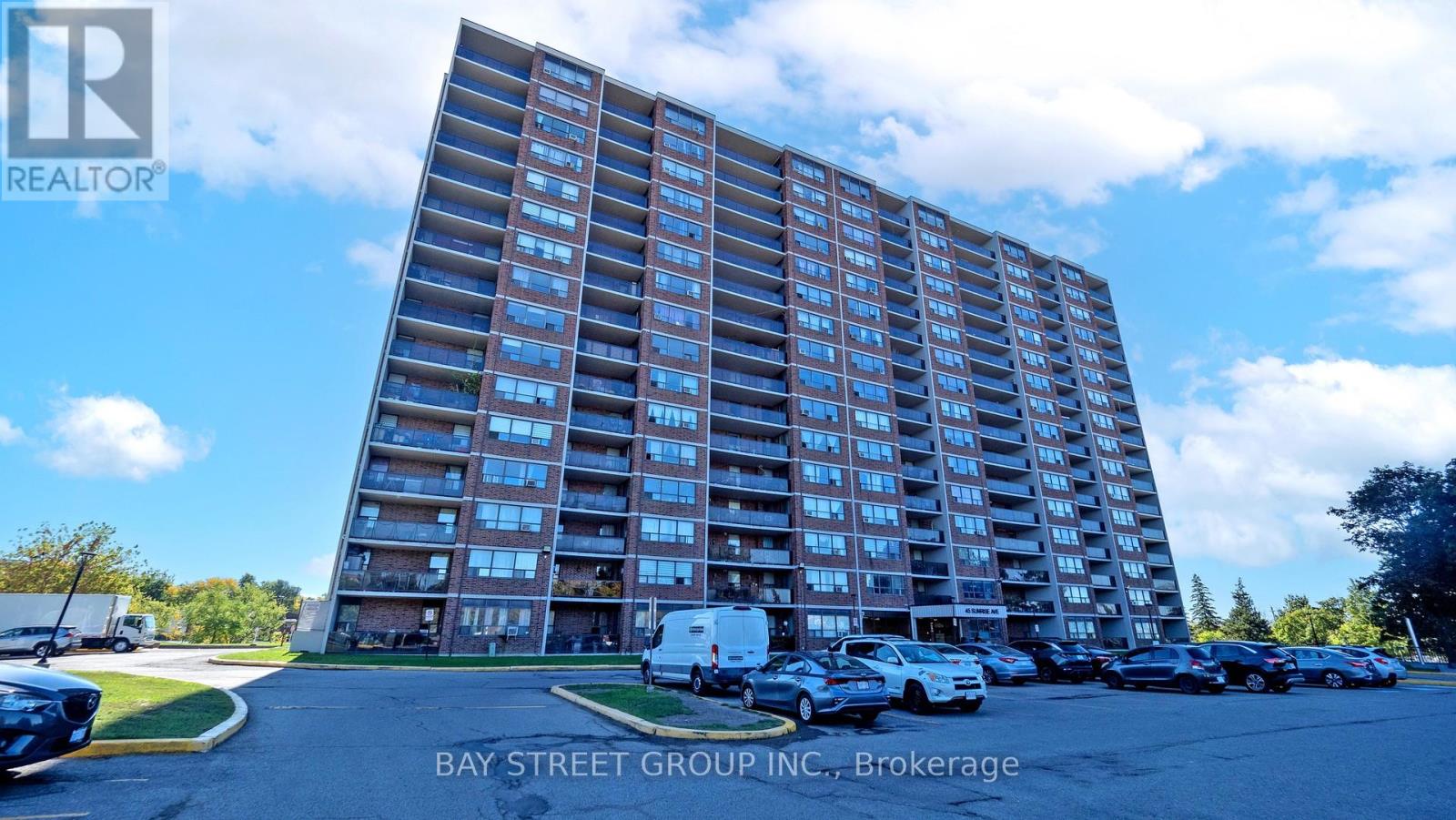 711 45 Sunrise Ave, Toronto, ON M4A 2S3