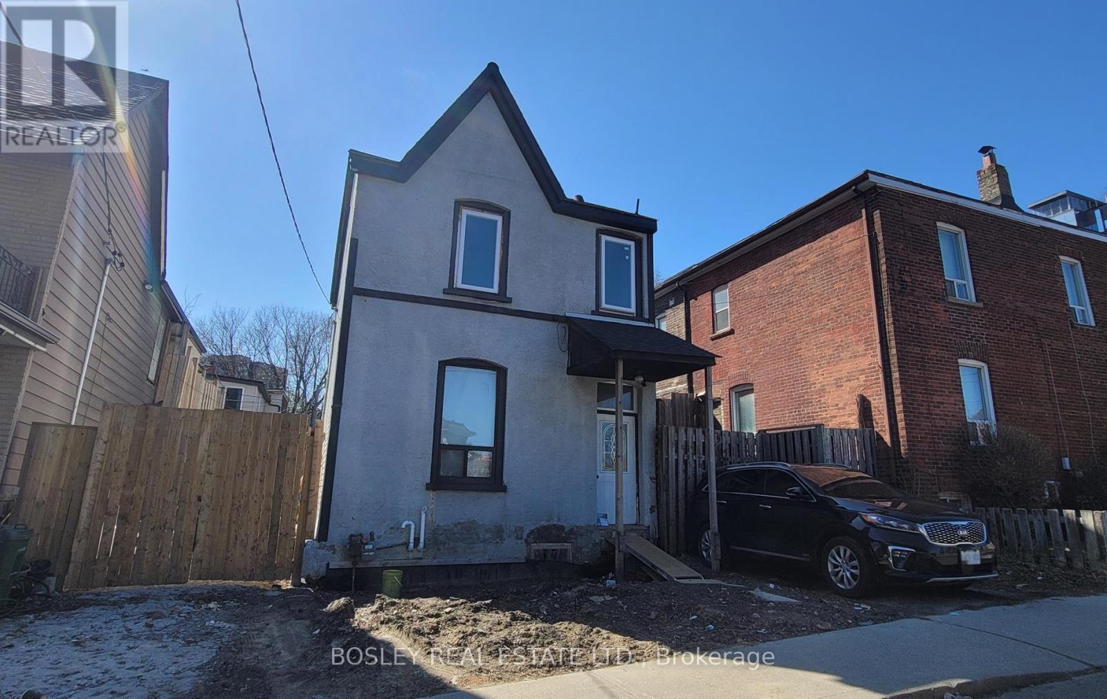 242 Munro St, Toronto, ON M4M 2C2