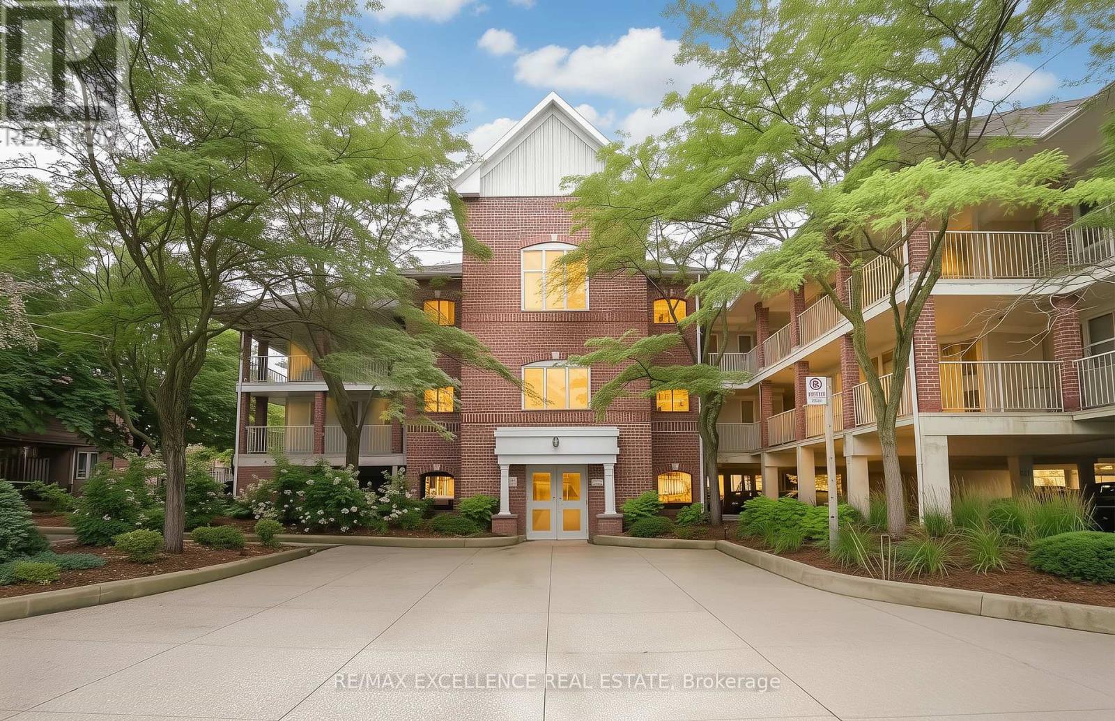 230 101 Bristol Rd E, Mississauga, ON L4Z 3P4