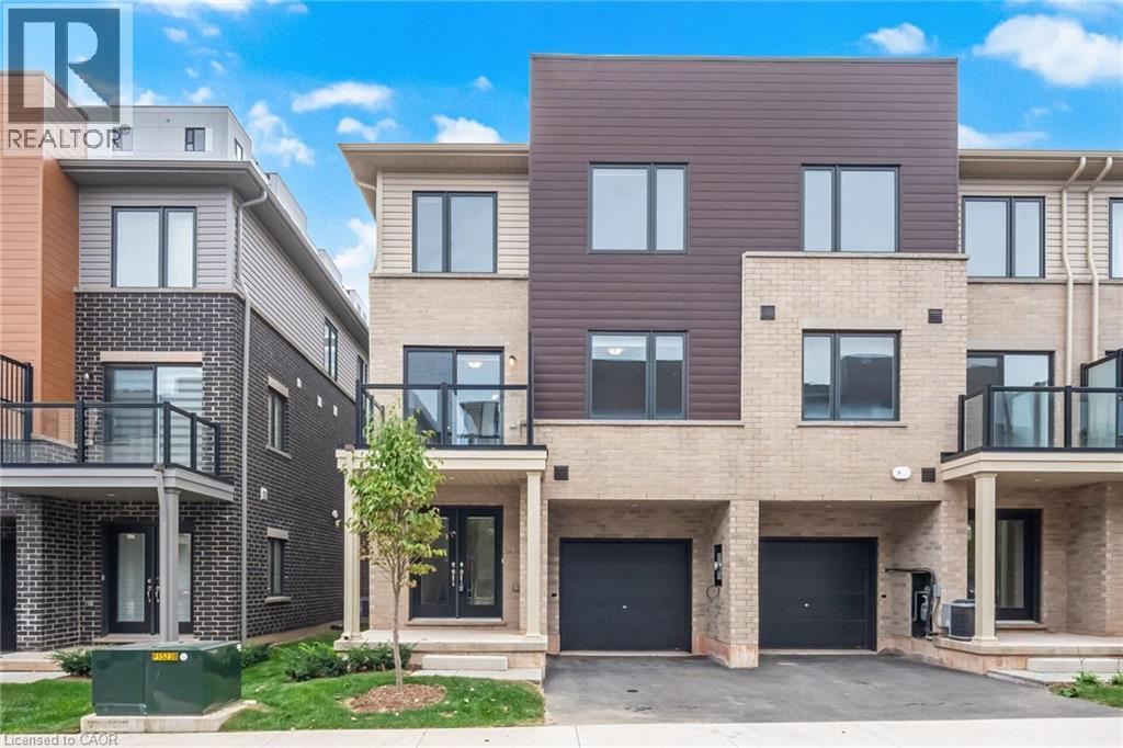 14 Dryden Ln, Hamilton, ON L8H 1L9