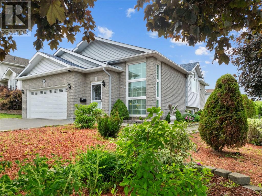 10 Abigail Ct, Sudbury, ON P3A 6C1