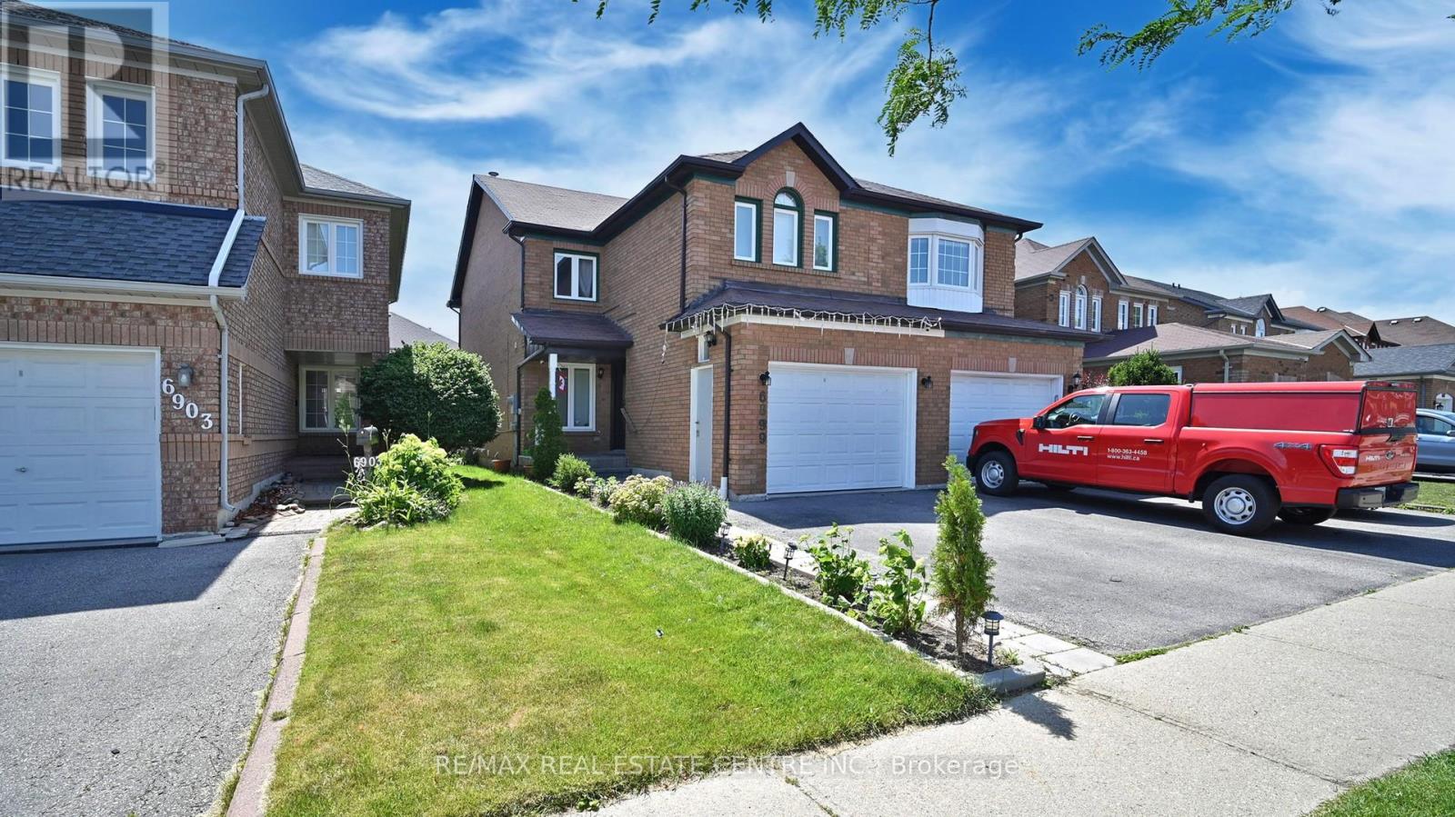 6899 Bansbridge Cres, Mississauga, ON L5N 6T1