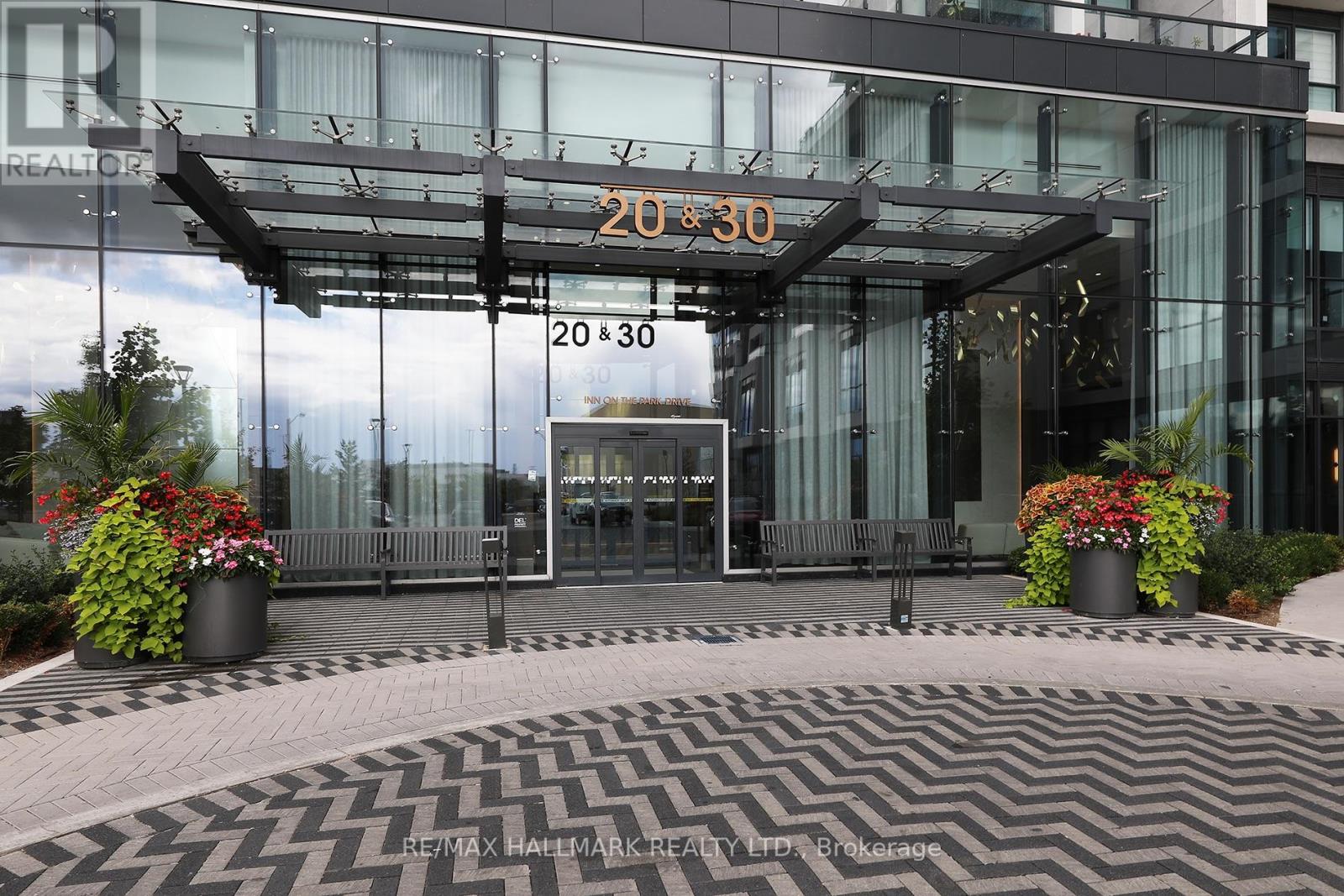 343 20 Inn On The Park Dr, Toronto, ON M3C 0P8