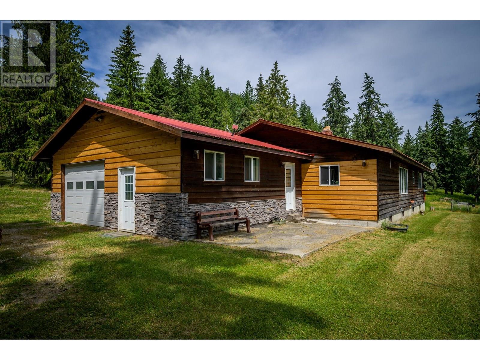 1053 Ptarmigan Rd, Chase, BC V0E 1M1