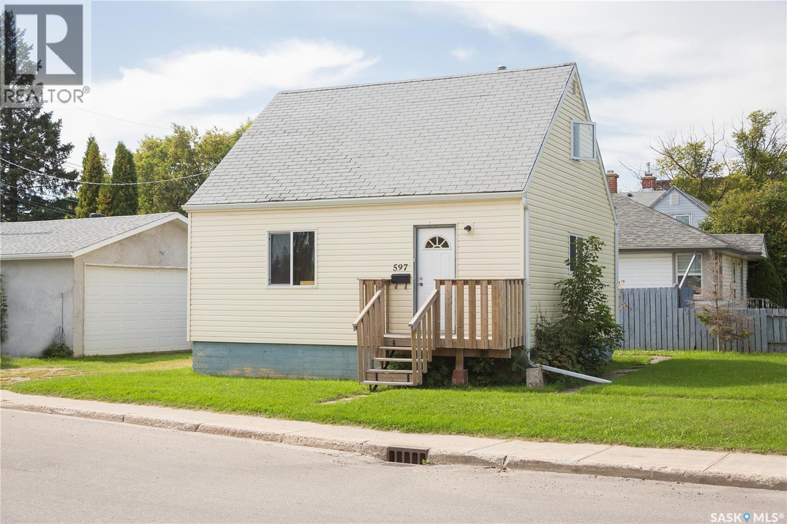 597 River St E, Prince Albert, SK S6V 2J2