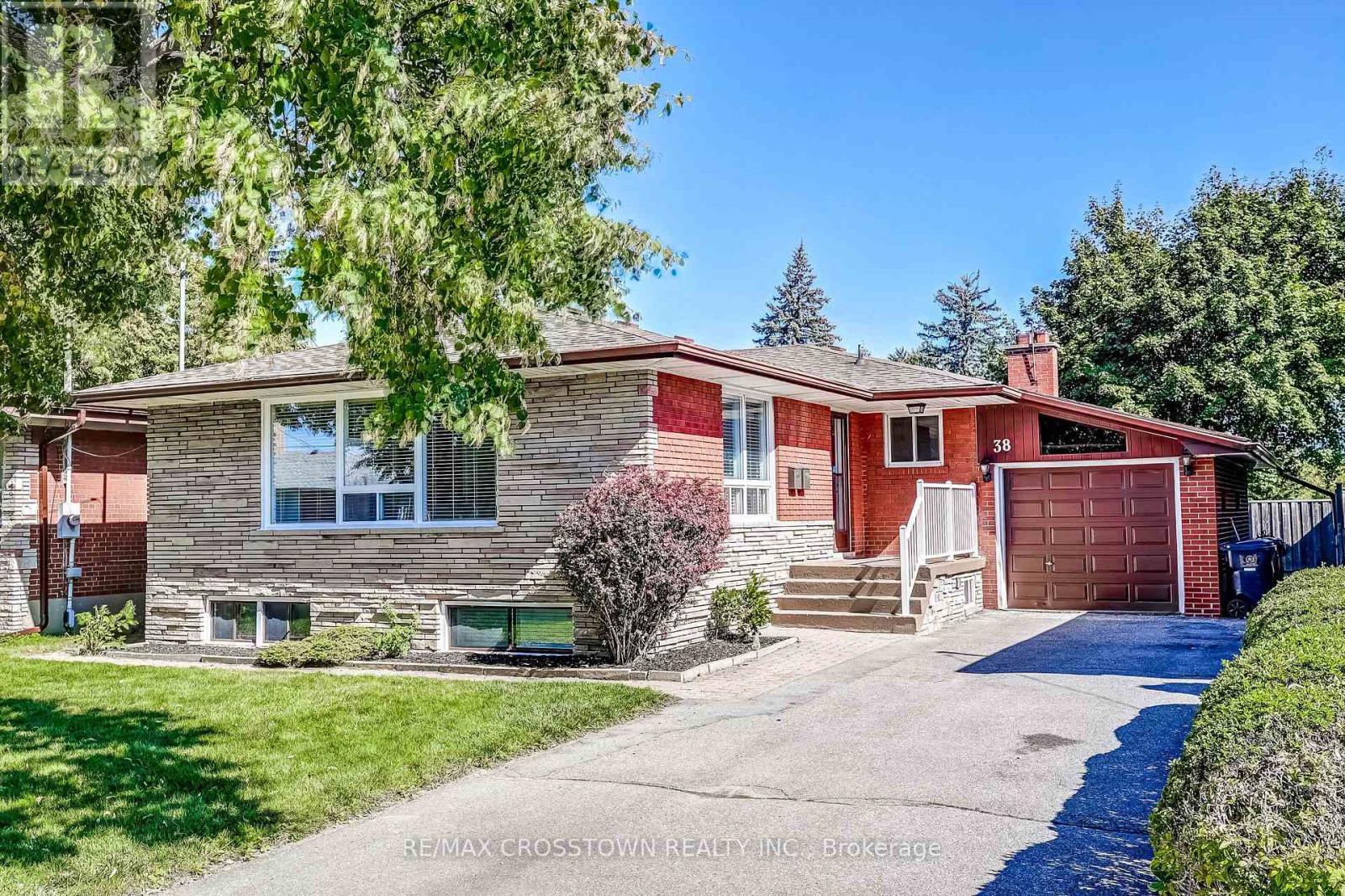 38 Dignam Ct, Toronto, ON M1J 2C5