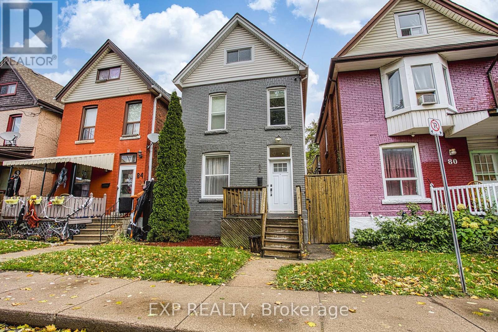 82 Ashley St, Hamilton, ON L8L 5T1