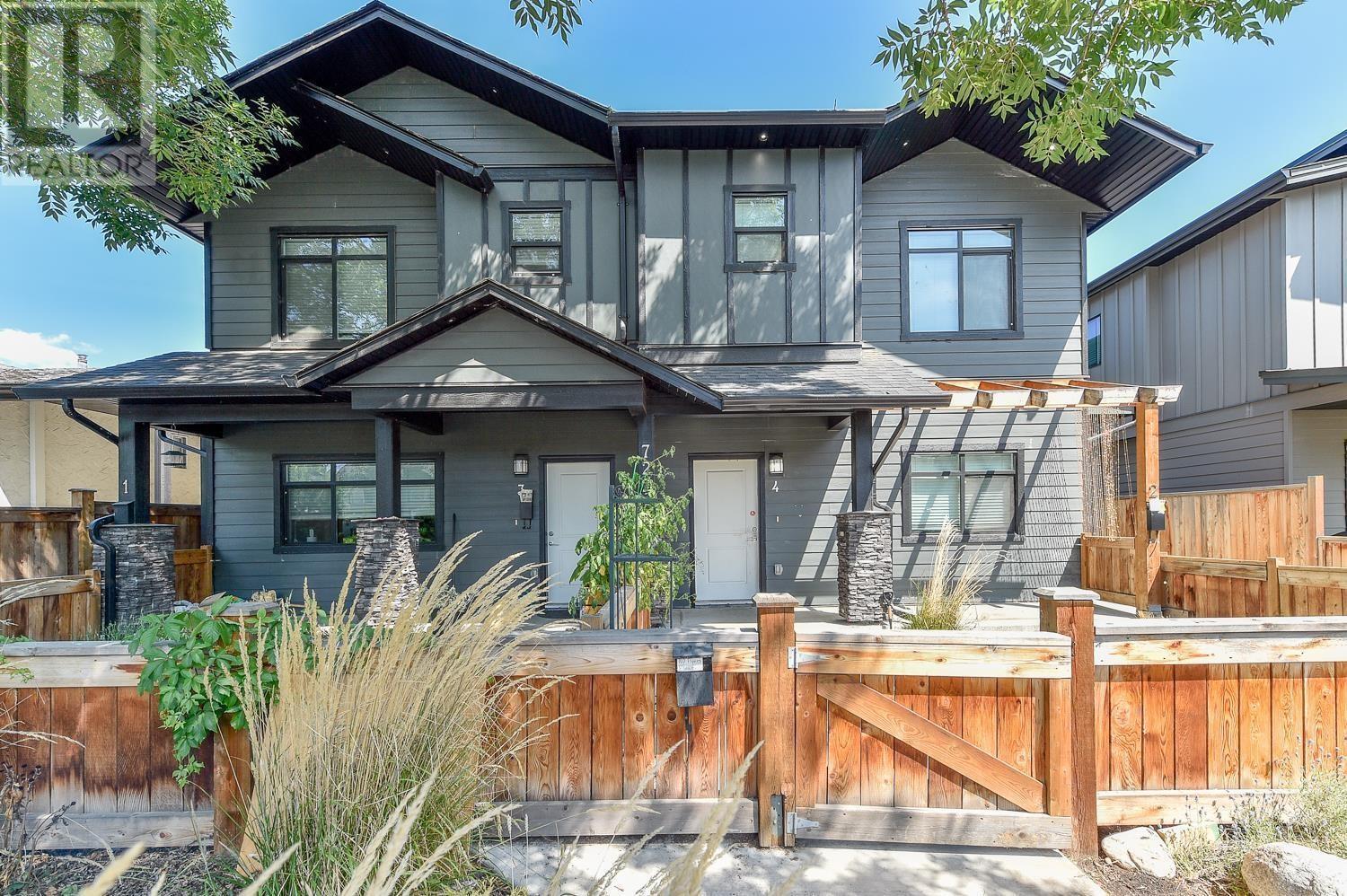 722 Coopland Crescent Unit 3, Kelowna, BC V1Y 2V1
