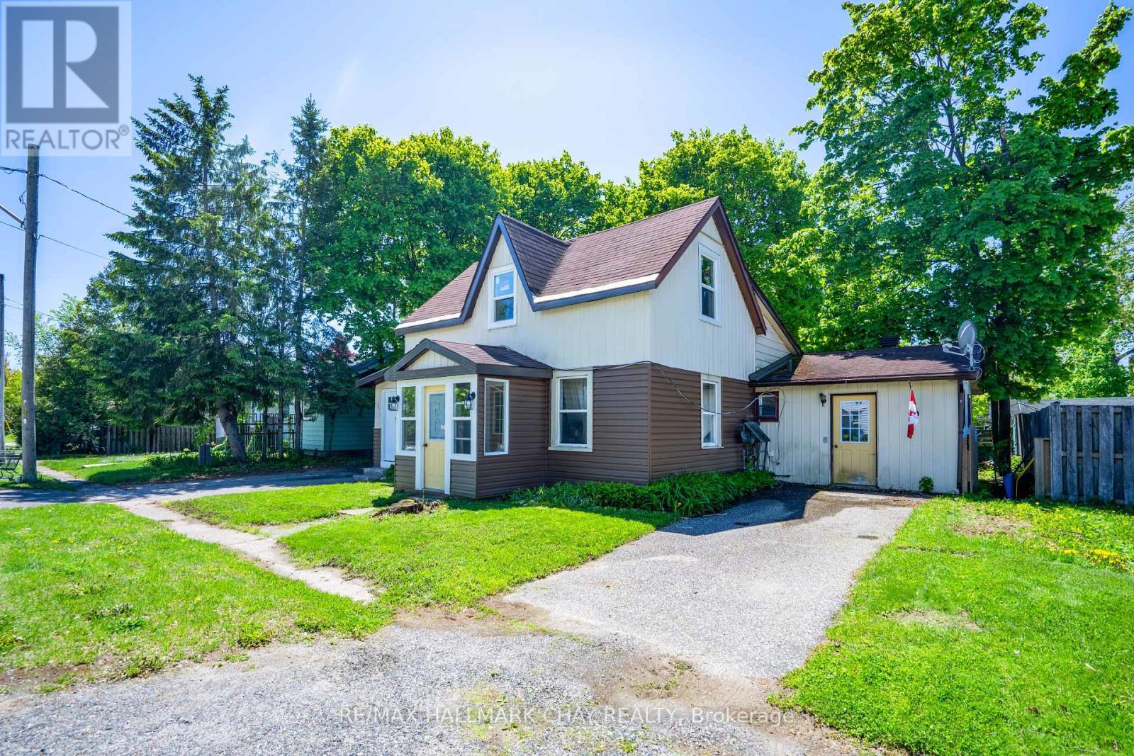 635 First St S, Gravenhurst, ON P1P 1K1