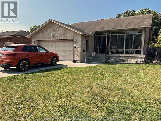 2015 Randolph, Windsor, ON N9B 2W4