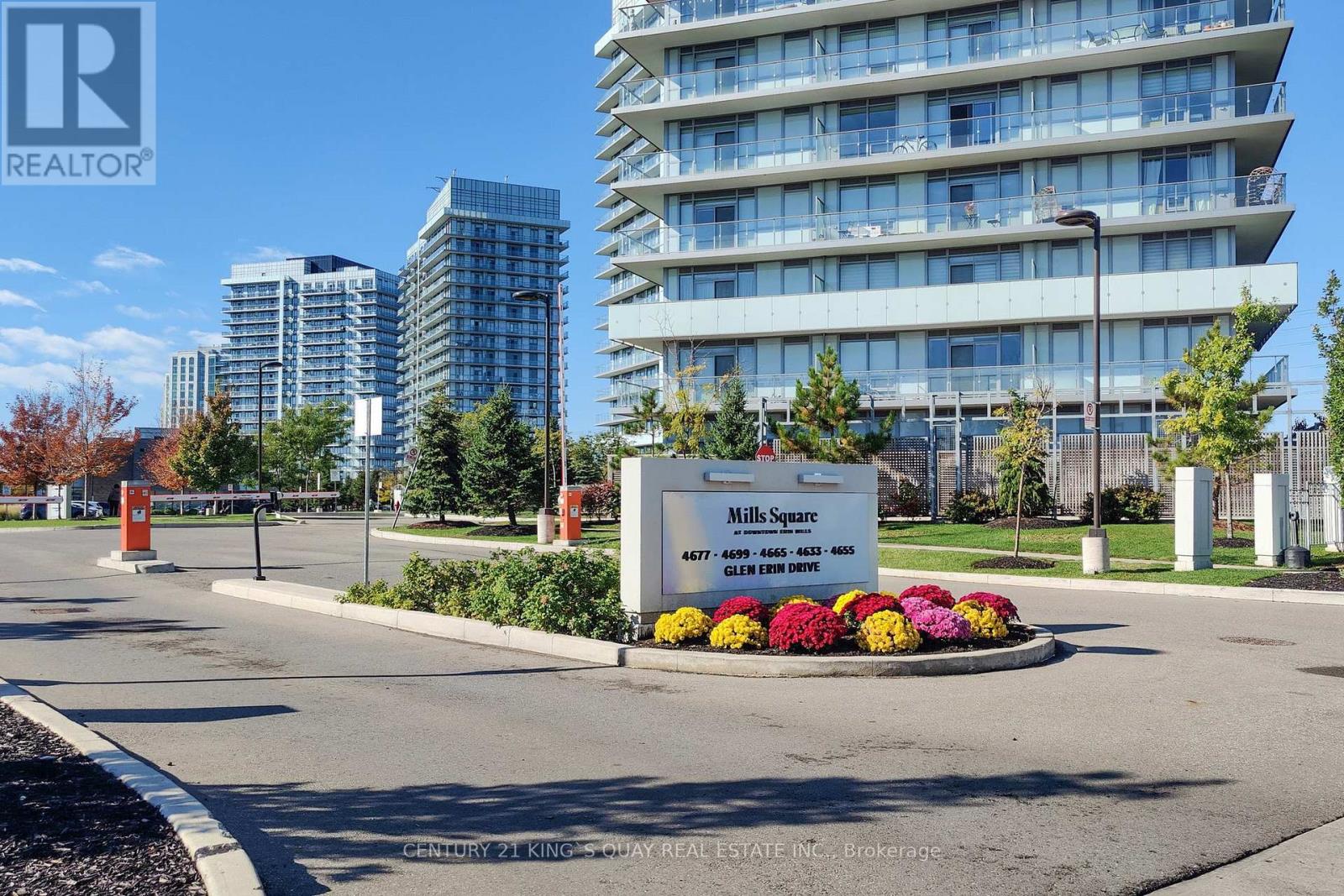 705 4677 Glen Erin Dr, Mississauga, ON L5M 2E3