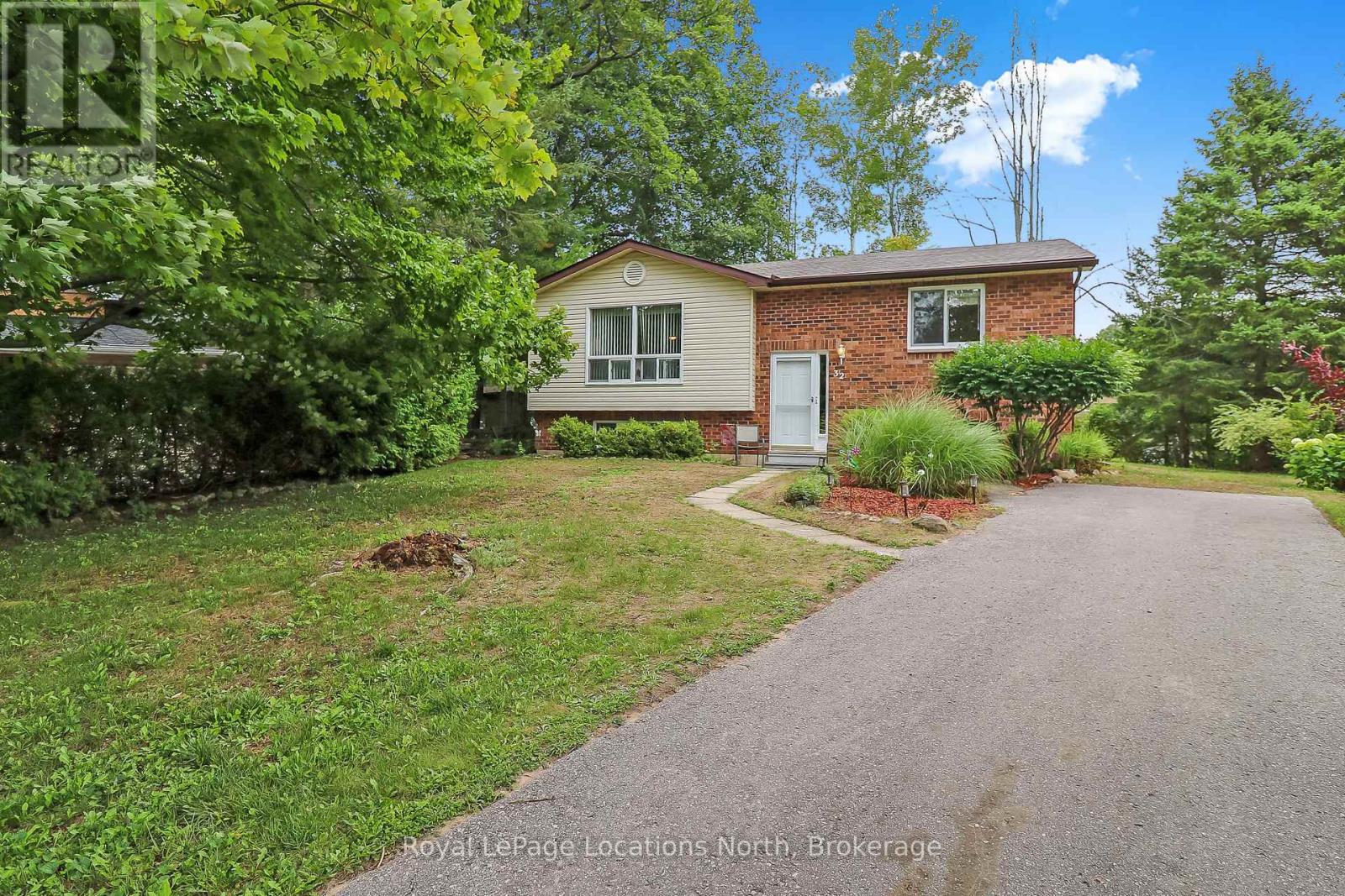32 Lisbon Ct, Wasaga Beach, ON L9Z 1L2