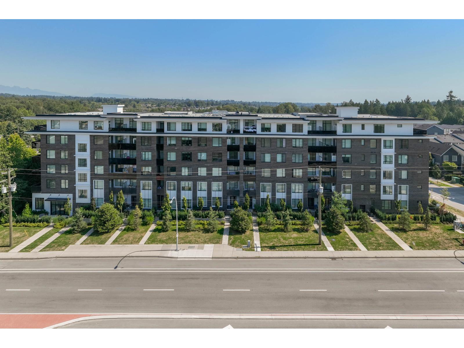 13623 81a Avenue Unit 212, Surrey, BC V3W 3N7