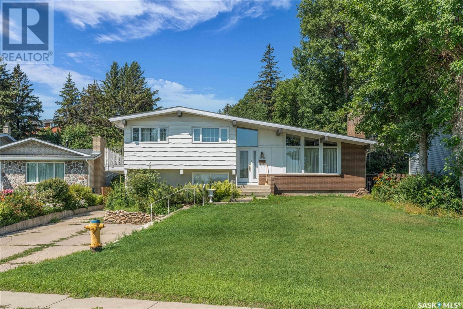 2121 Spadina Cres E, Saskatoon, SK S7K 0C9