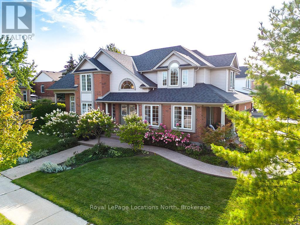12 Georgian Meadows Dr, Collingwood, ON L9Y 5G9